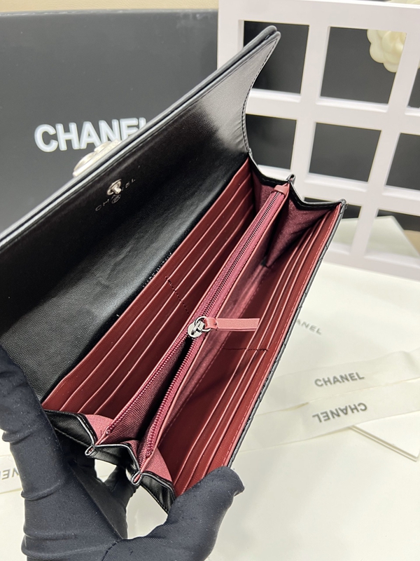 コピーシャネル激安財布着用イメージ